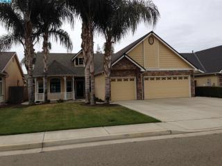 5037 Lark Ave, Visalia, CA 93291-5281