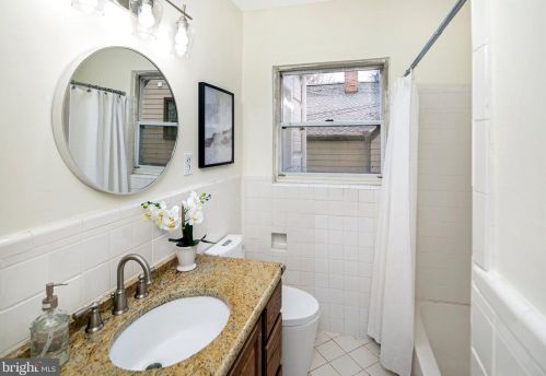 426 Pershing Dr, Silver Spring MD 20910-4489 exterior