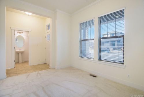 4945 Wabash St, Denver, CO 80238-3281