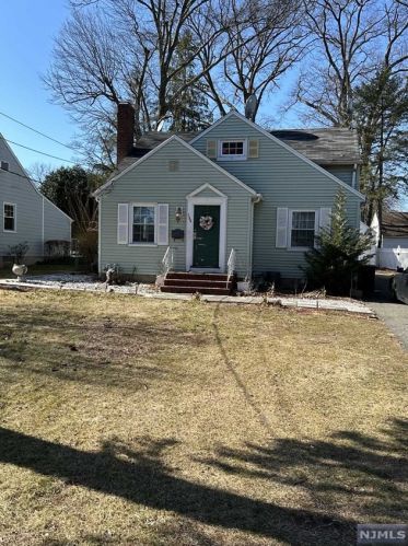 168 Pershing Ave, Ridgewood, NJ 07450-3505