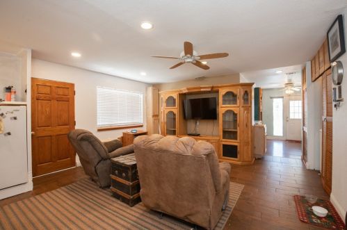 16273 Rancho Escondido Dr, Riverside CA  92506-5814 exterior