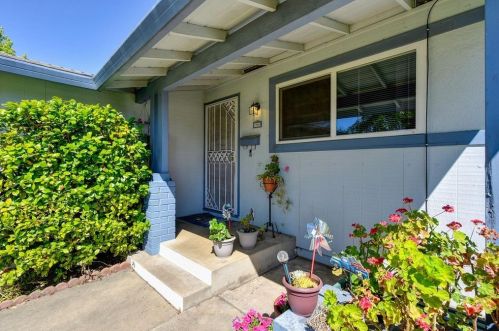 10909 Walnutwood Way, Rancho Cordova, CA 95670-5114