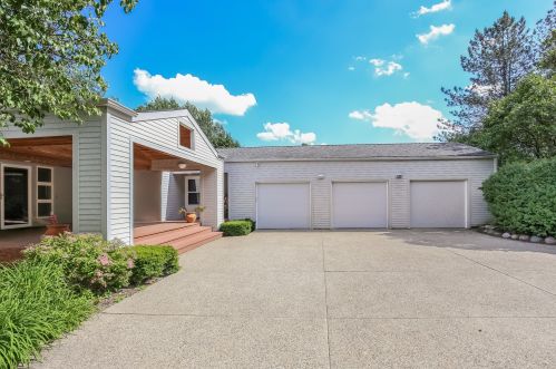 3 Metawa Ln, Bannockburn IL  60015-3551 exterior