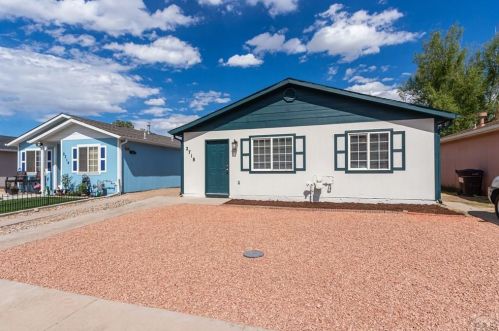 2718 Acero Ave, Pueblo, CO 81004-4244