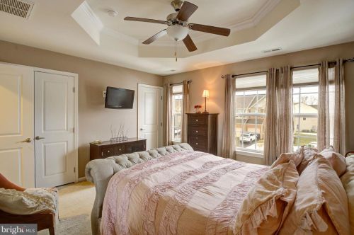 38 Sundance Dr, Trenton NJ 08619-3968 exterior