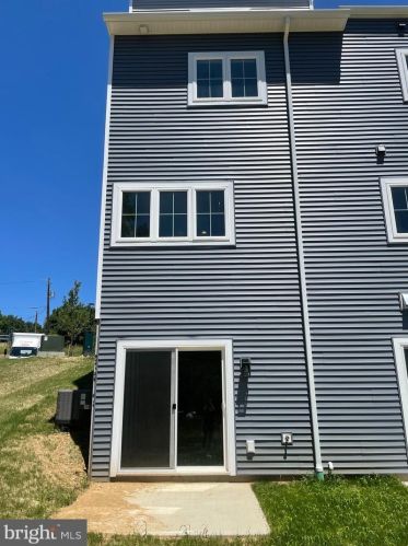 95 Chesapeake St, Lancaster PA  17602-4659 exterior