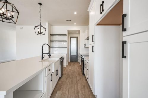 1319 Palomino Trl, Angleton TX 77515-9682 exterior