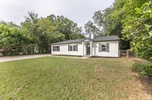 715 Davis Dr, Warner Robins GA  31093-1935 exterior