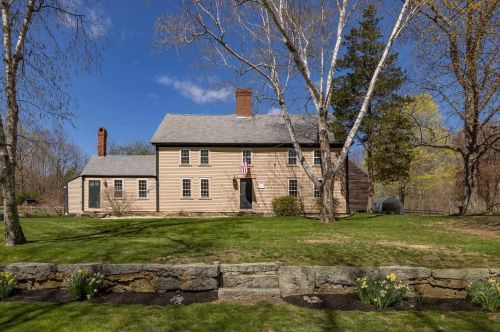 246 Piscassic Rd, Newfields, NH 03856-8105