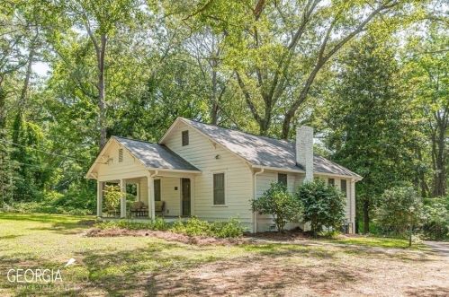 3314 Harris Dr, Atlanta, GA 30337-1005