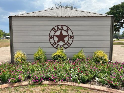 607 Angus Trl, Angleton TX 77515-9833 exterior