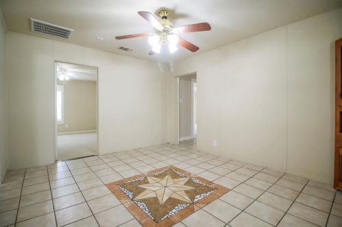 3325 25th St, Fort Worth TX  76106-3304 exterior