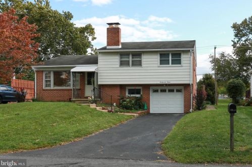 2912 5th Ave, York, PA 17402-4012