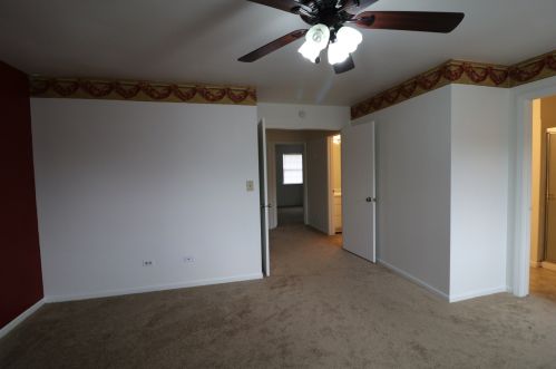 470 Minnesota Cir, Carol Stream IL  60188-9218 exterior