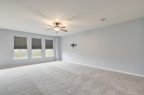 1689 Breanna Ln, Uhland TX  78640-9337 exterior