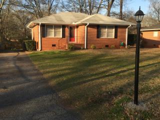1427 Upland Dr, Griffin, GA 30223-1240