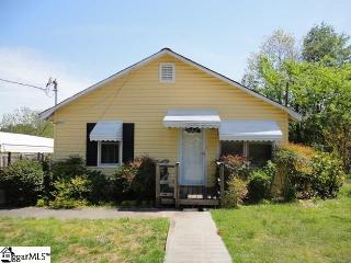 24 Pickens Dr, Liberty, SC 29657-1131