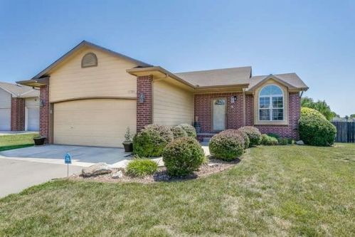 1738 Riverbirch Ct, Andover, KS 67002-7528