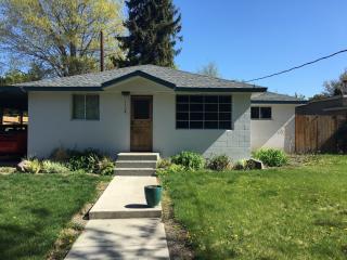 1109 Maple Way, Zillah, WA 98953-9418