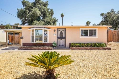 921 Gray Dr, El Cajon, CA 92020-7609