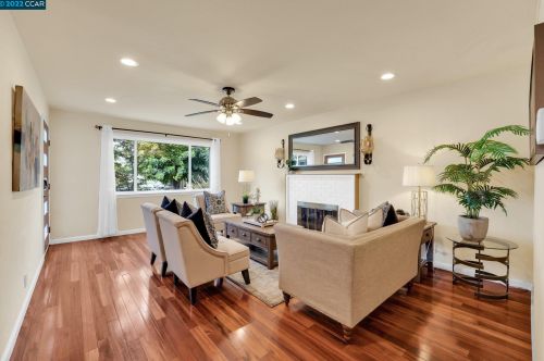 2378 Charlotte Ave, Concord CA  94518-2511 exterior