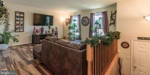 17000 Newcastle Ct, Williamsport, MD 21795-3198