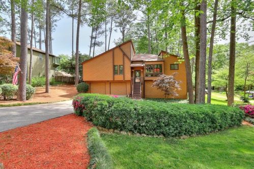 4544 Kings Crossing Dr, Kennesaw, GA 30144-1651