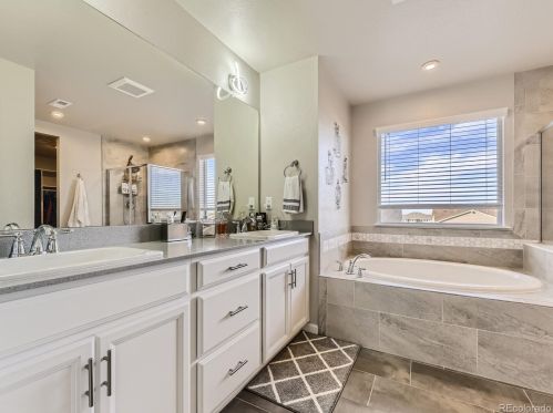 23919 Narrowleaf Pl, Denver CO 80016-7852 exterior