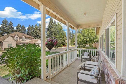 8804 Barrister Ln, Fair Oaks, CA 95628-6348