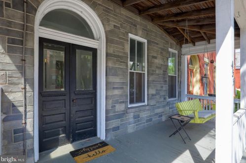 433 Walnut St, Lancaster PA  17603-3362 exterior