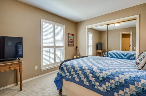 2321 Highland Hts Ln, Carrollton TX 75007-2033 exterior