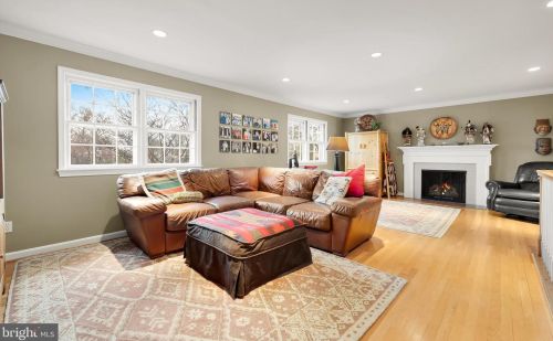 4512 33rd St, Arlington, VA 22207-4420