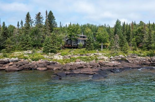 16 Skratthult Trl, Lutsen, MN 55604-2160