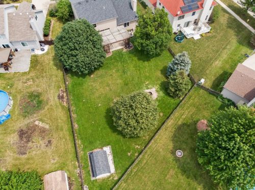 1445 Shaman Dr, Lemont IL  60490-5572 exterior