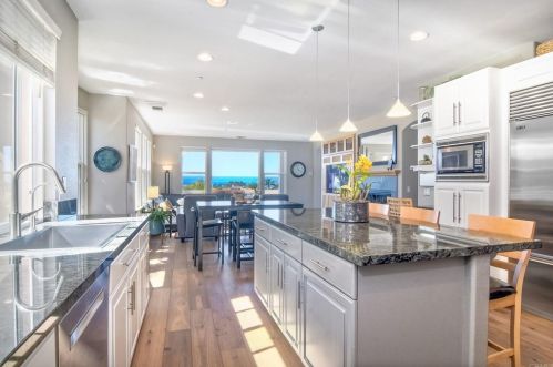 428 Sandalwood Ct, Encinitas, CA 92024-5840