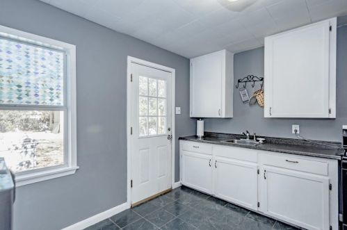 649 Lorrain St, Angleton TX 77515-3409 exterior