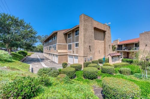 3999 Santa Ana Canyon Rd, Anaheim CA  92807-2701 exterior