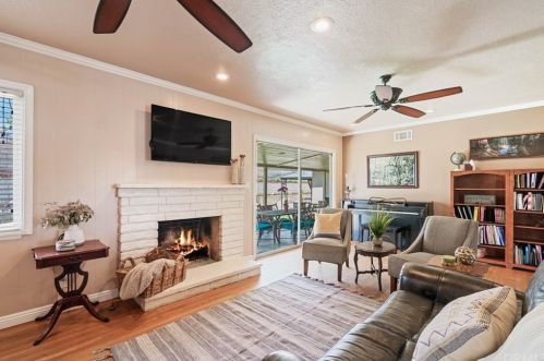 1325 Mountain View Ave, Glendora, CA 91741-3149