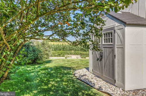 1220 Country Club Dr, Lancaster PA  17601-5208 exterior