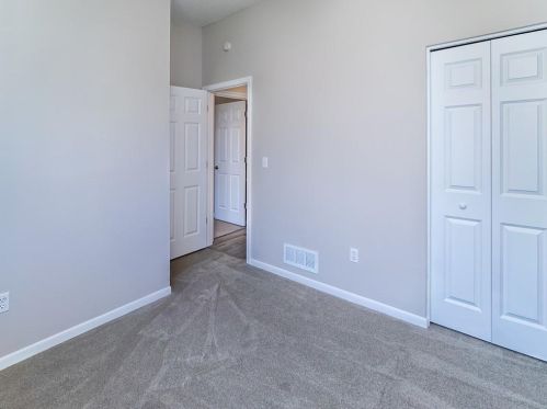 4392 Cinnamon Ridge Trl, Saint Paul MN  55122-3324 exterior