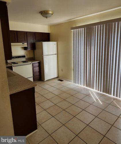 116 Kinsman View Cir, Silver Spring MD 20901-1661 exterior