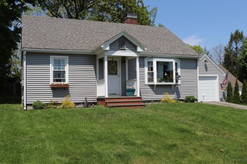 26 Allen Rd, Brewer, ME 04412-1822