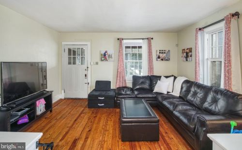 131 Colonial Ave, Haddonfield NJ 08033-1503 exterior