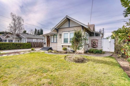 356 Cambridge St, Orange, CA 92866-1122