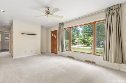 5660 Garfield St, Oak Brook IL  60521-5014 exterior