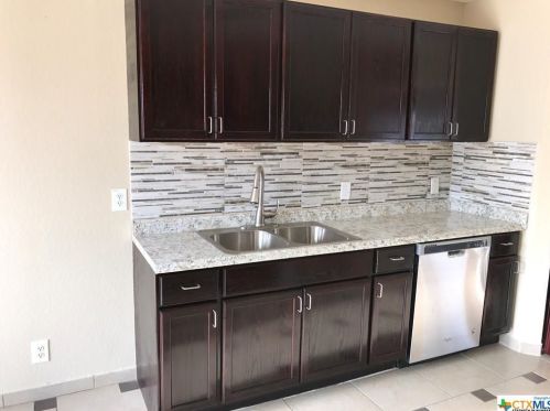 3422 Old Spanish Trl, Seguin TX  78155-7309 exterior