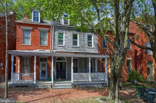 433 Walnut St, Lancaster PA  17603-3499 exterior