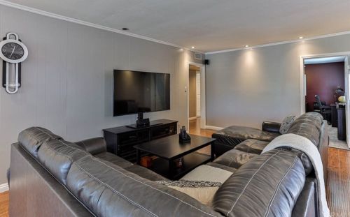 2019 Chilton Dr, Glendale CA  91201-1169 exterior