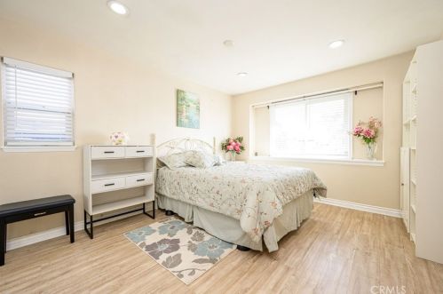 1527 Beacon Ave, Anaheim CA  92802-1313 exterior