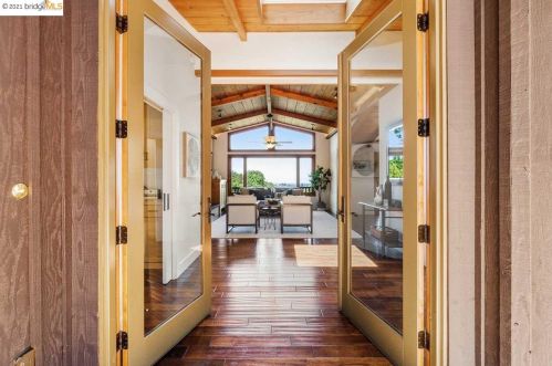 25566 Fernhill Dr, Los Altos, CA 94024-6302